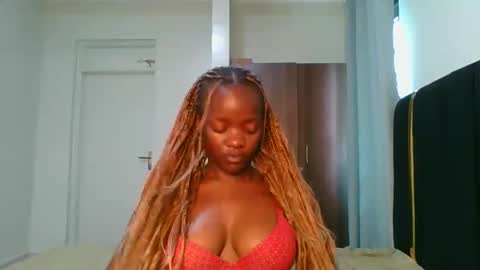 lia online show from May 12, 9:06 am