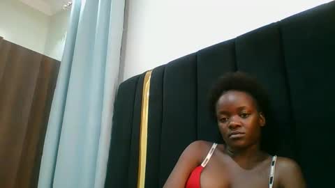 lia online show from May 18, 4:07 am