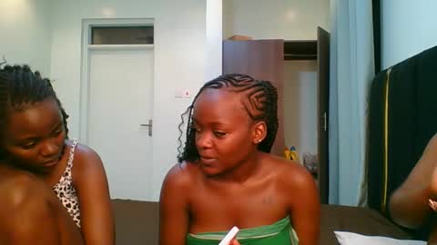 lia online show from May 18, 8:36 pm