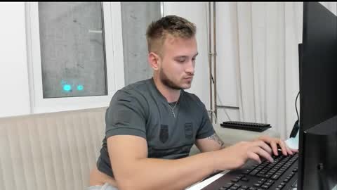 Marius online show from October 9, 5:44 pm