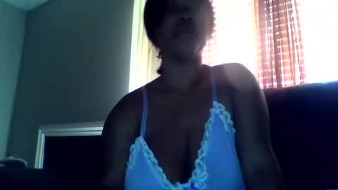 Snapshot of starlebomb chatting on March 23, 2:10 pm starlebomb online show from March 23, 2:10 pm