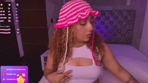 Snapshot of starlightsss_ chatting on April 2, 2:37 pm . online show from April 2, 2:37 pm