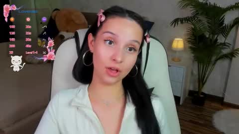 Snapshot of starlitfairy chatting on October 9, 1:31 pm Your Fairy online show from October 9, 1:31 pm