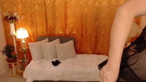 Miss Riri online show from January 17, 8:19 am