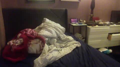 Snapshot of starshine333 chatting on December 31, 6:48 am ashtongue online show from December 31, 6:48 am