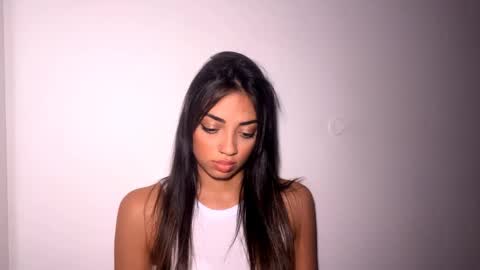 Snapshot of stasiakopiasz chatting on April 1, 12:28 pm Mia online show from April 1, 12:28 pm