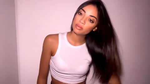 Snapshot of stasiakopiasz chatting on April 1, 1:41 pm Mia online show from April 1, 1:41 pm