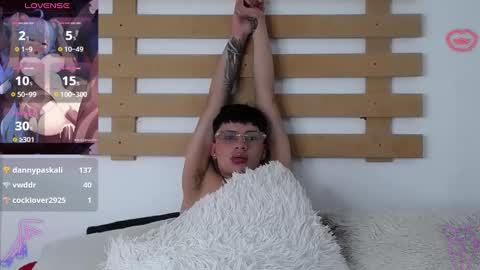 Snapshot of steev_novoa chatting on January 26, 9:29 am Steev online show from January 26, 9:29 am