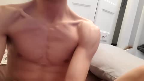 Snapshot of steevident chatting on February 18, 1:44 pm STEEVIDENTACHATTE online show from February 18, 1:44 pm