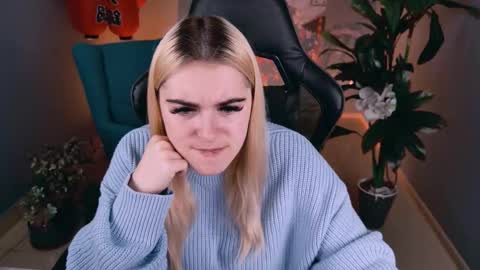 stef_nicks online show from September 25, 5:44 am