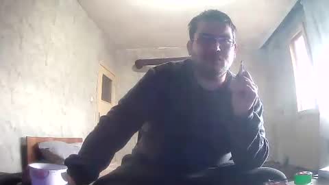 Snapshot of stefan90pt chatting on December 12, 11:07 am Stefan online show from December 12, 11:07 am