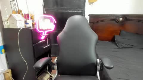 Snapshot of stefan_litleee chatting on February 27, 1:16 am julieth-cancer online show from February 27, 1:16 am