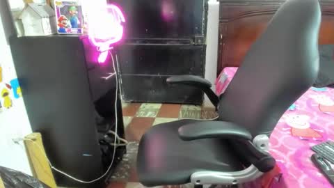 Snapshot of stefan_litleee chatting on March 4, 12:49 am julieth-cancer online show from March 4, 12:49 am