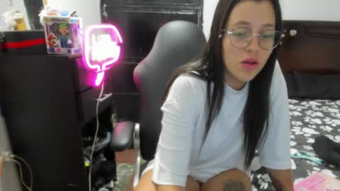 Snapshot of stefan_litleee chatting on April 7, 1:50 am julieth-cancer online show from April 7, 1:50 am