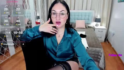 Snapshot of stefanawinter chatting on March 31, 5:41 am StefanaWinter online show from March 31, 5:41 am