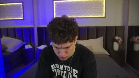 Esrefan online show from March 19, 8:02 pm