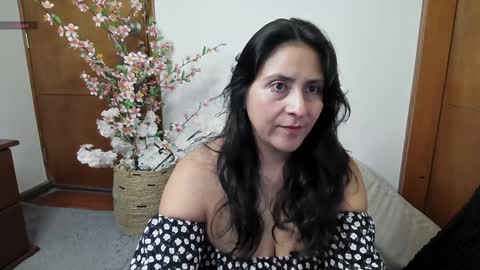 Snapshot of stefaniadiazz_ chatting on January 4, 11:22 am Stafania 3 online show from January 4, 11:22 am