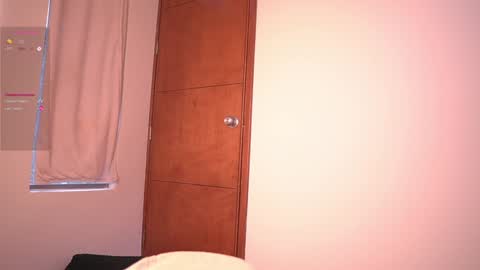 Snapshot of stefaniadiazz_ chatting on January 8, 11:54 am Stafania 3 online show from January 8, 11:54 am