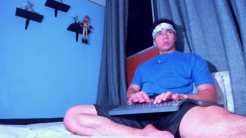 Snapshot of stefann_salvatore chatting on January 19, 4:12 am Stefann Salvatore online show from January 19, 4:12 am