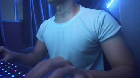 Snapshot of stefann_salvatore chatting on November 30, 5:44 am Stefann Salvatore online show from November 30, 5:44 am