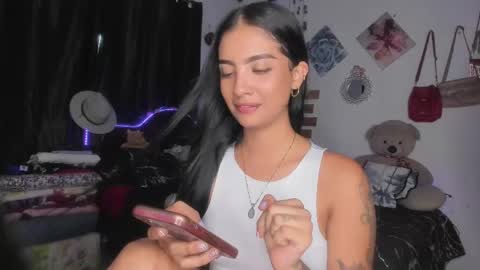 Im MiaIts my first day here  online show from February 18, 9:53 pm