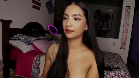 Im MiaIts my first day here  online show from September 18, 12:34 am