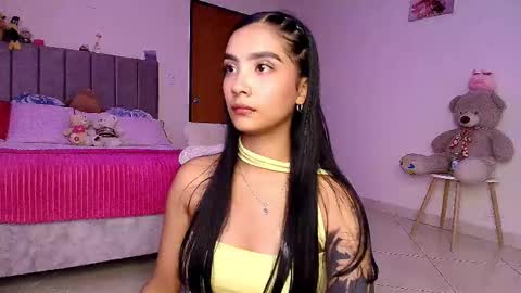 Snapshot of stefanny_pllus chatting on March 11, 9:10 pm Im MiaIts my first day here online show from March 11, 9:10 pm