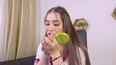 stefannycipriani_ online show from May 11, 4:04 pm