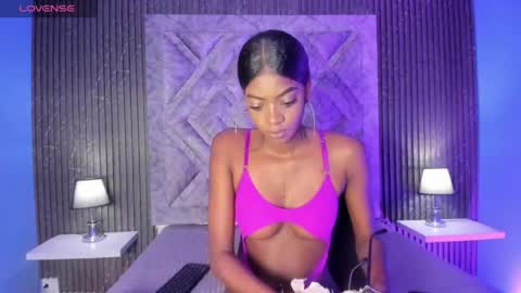 stefannyevans_ online show from May 12, 1:19 pm
