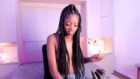 stefannyevans_ online show from May 23, 12:42 pm