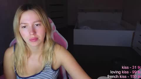 Snapshot of stefany_and_bettany chatting on October 23, 2:05 pm stefany_and_bettany online show from October 23, 2:05 pm