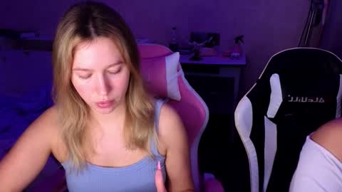 Snapshot of stefany_and_bettany chatting on December 3, 1:53 pm stefany_and_bettany online show from December 3, 1:53 pm