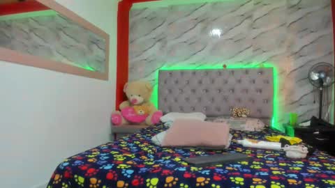stefany_andruw online show from November 21, 2:32 am