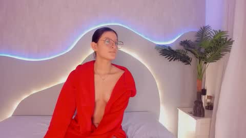 Snapshot of stefany_gonzales_ chatting on October 19, 12:06 pm Stefany online show from October 19, 12:06 pm