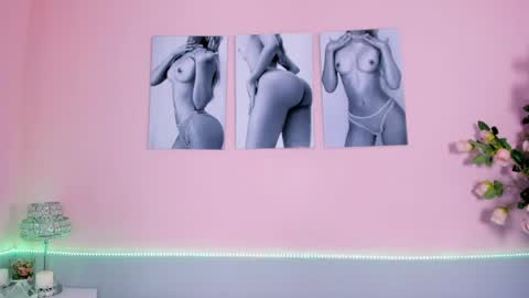 Snapshot of stefany_gonzales_ chatting on May 13, 12:24 pm Stefany online show from May 13, 12:24 pm