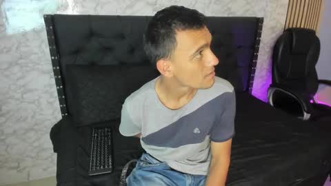 stefany_pablo1 online show from January 4, 12:16 pm