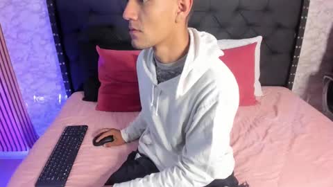 stefany_pablo1 online show from January 20, 12:07 pm