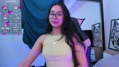 Stefanny lopez online show from November 18, 11:25 am