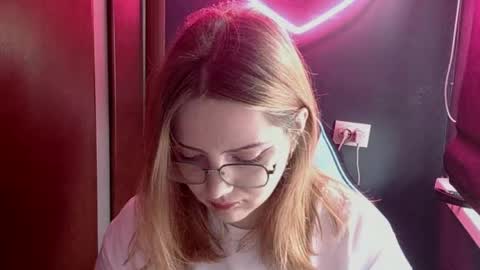 Ellie online show from June 6, 11:26 am