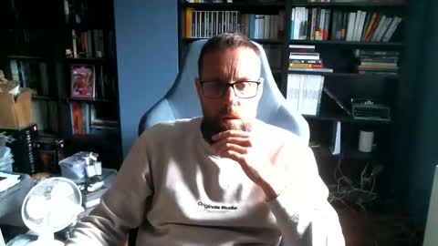Snapshot of stefffg chatting on September 27, 9:47 am MeStef online show from September 27, 9:47 am
