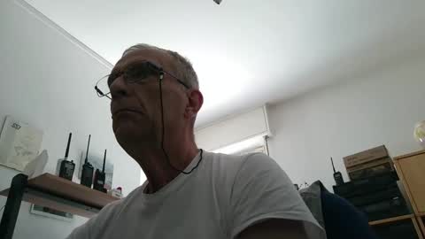 Snapshot of stefi444466 chatting on April 2, 9:18 am stefi444466 online show from April 2, 9:18 am