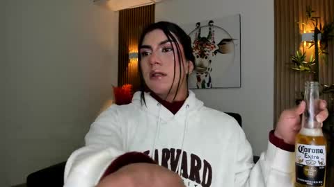 Stefany Bratz online show from May 10, 4:28 am