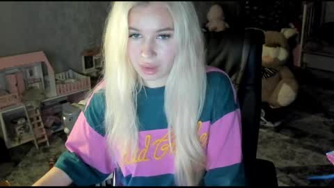 Stella  Cox online show from April 23, 9:28 pm