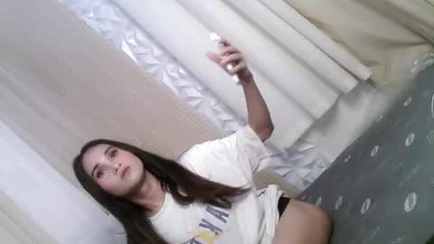 Snapshot of stella_siner chatting on July 17, 6:31 am Stella Siner online show from July 17, 6:31 am