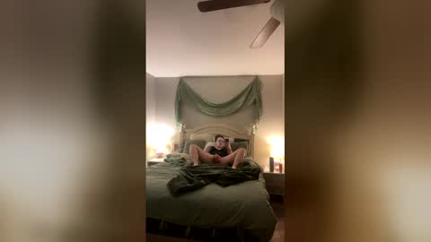 Snapshot of stella_stardust chatting on February 18, 5:47 am stella_stardust online show from February 18, 5:47 am