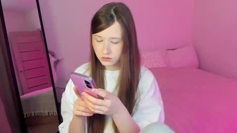 Snapshot of stella_sunny chatting on February 26, 7:05 pm stella_sunny online show from February 26, 7:05 pm