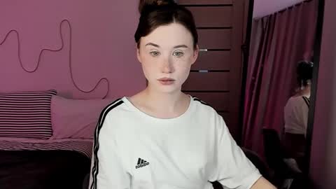 Snapshot of stella_sunny chatting on January 11, 6:57 pm stella_sunny online show from January 11, 6:57 pm