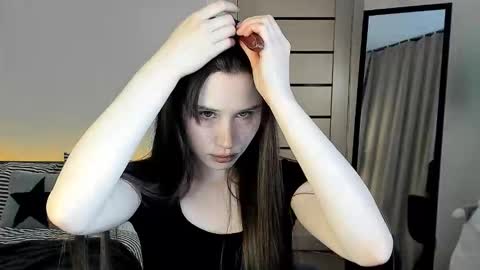 Snapshot of stella_sunny chatting on February 6, 5:38 pm stella_sunny online show from February 6, 5:38 pm