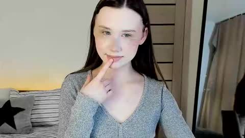 Snapshot of stella_sunny chatting on March 12, 12:06 am stella_sunny online show from March 12, 12:06 am