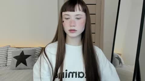 Snapshot of stella_sunny chatting on April 5, 7:49 am stella_sunny online show from April 5, 7:49 am